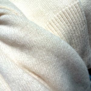 Banana Republic NWT cream cashmere sweater size -Large.